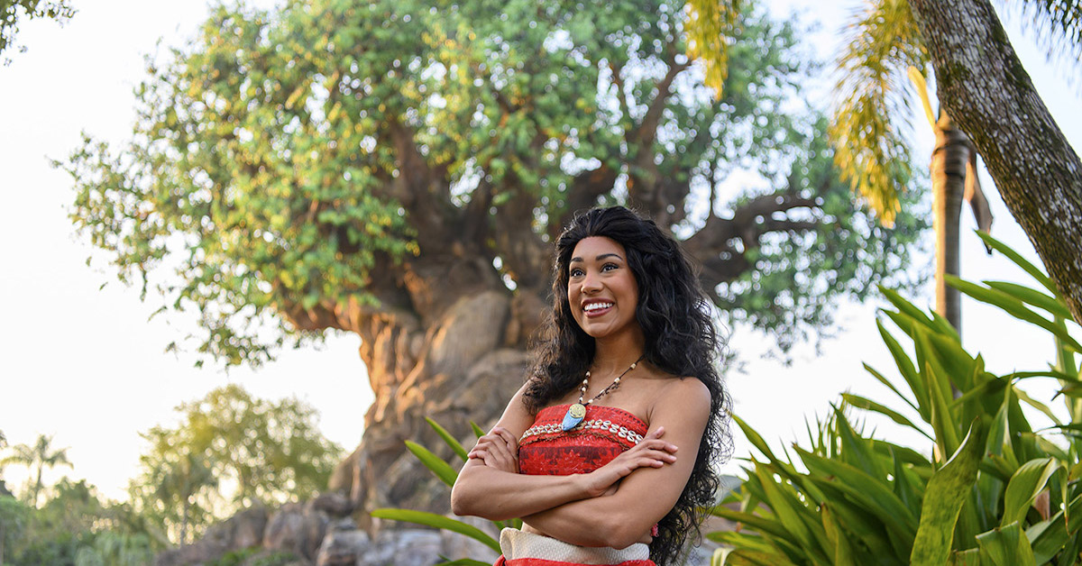 #AllTheDisneyThrills | Meet Moana