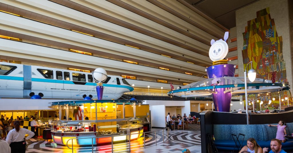 disney character dining for boys, Chef Mickey's at Disney's Contemporary Resort