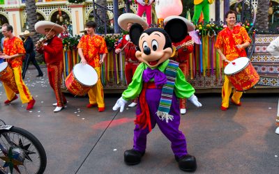 Disney ¡Viva Navidad! Street Party
