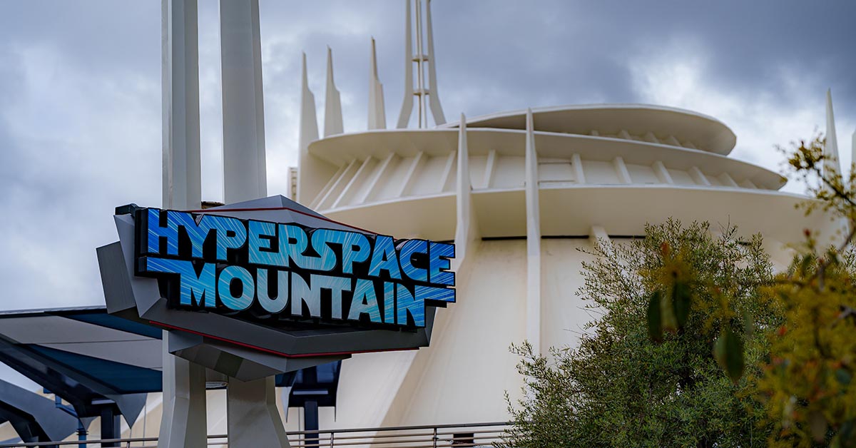 ropedropguide_dlr_hyperspacemountain Hyperspace Mountain at Disneyland, ride sign and entrance