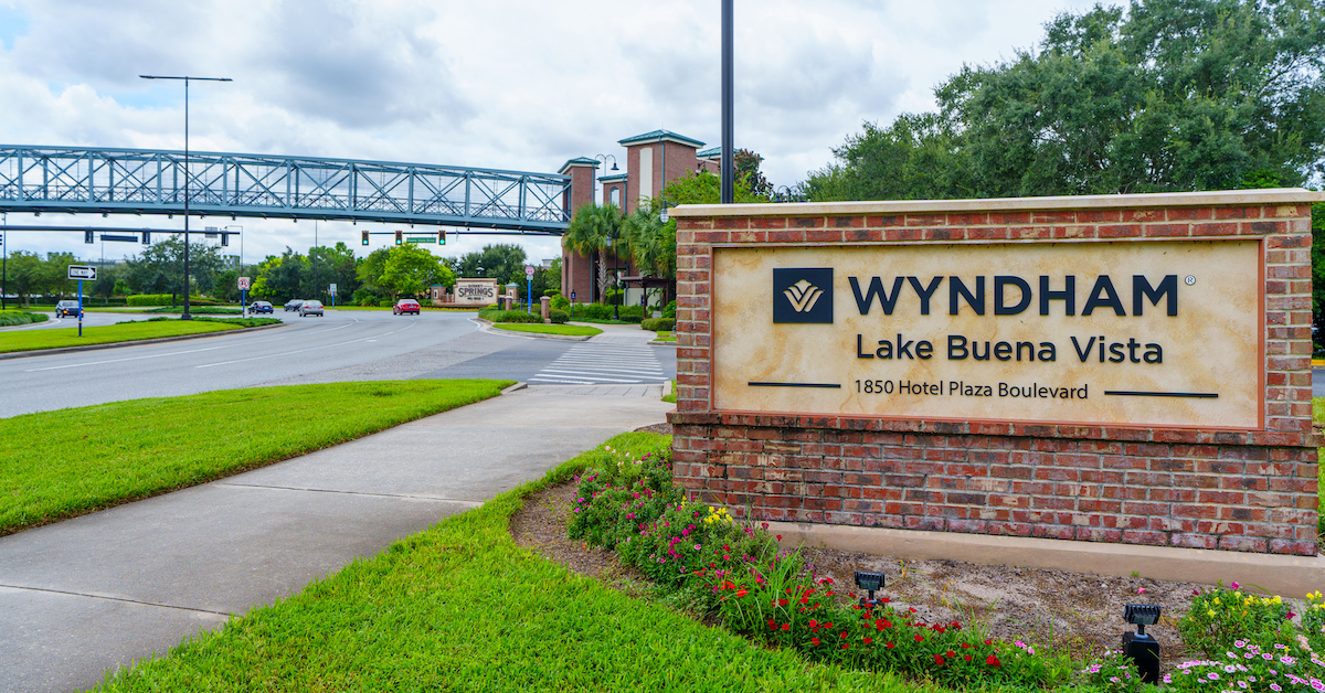 Wyndham Garden Lake Buena Vista, exterior sign