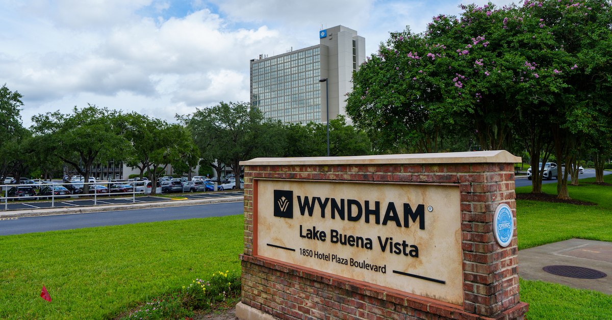 Wyndham Lake Buena Vista hotel, exterior sign