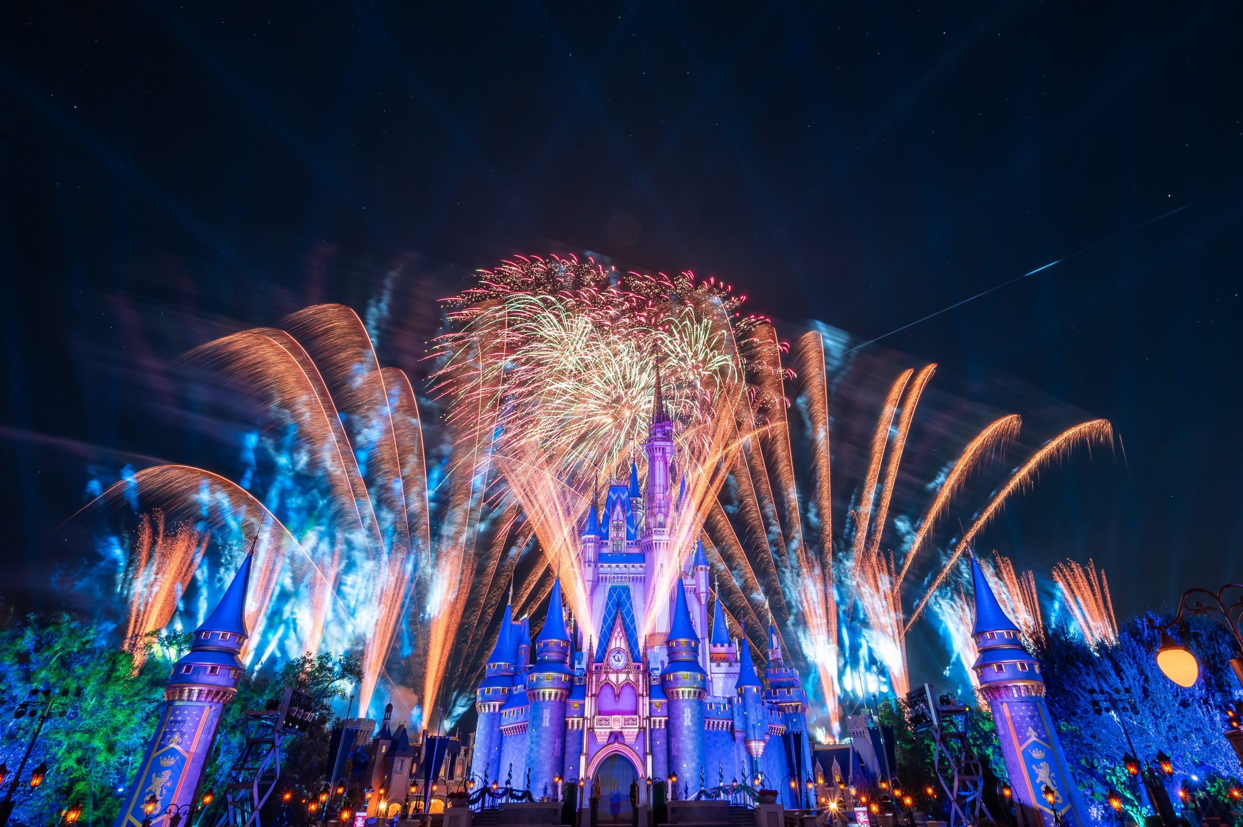 disney world holidays, Minnies-Wonderful-Christmastime-Firework