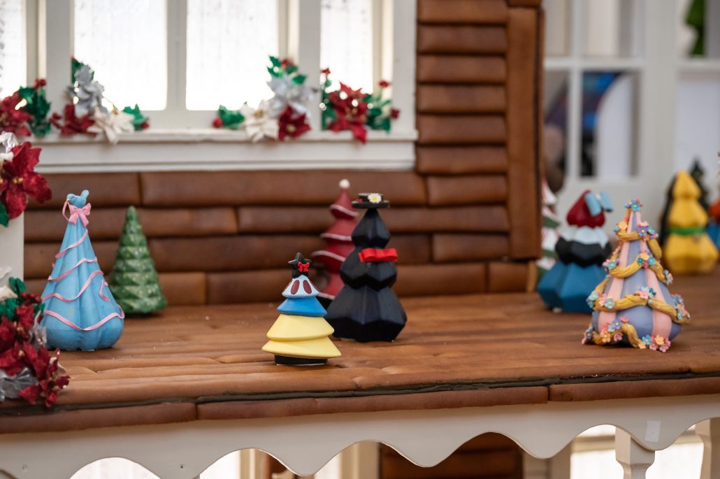 gingerbread house, grand floridian gingerbread house details