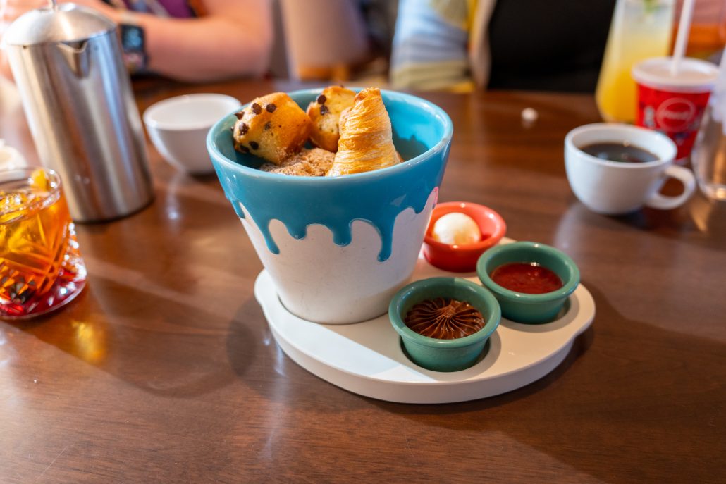 topolino's terrace, pastry basket