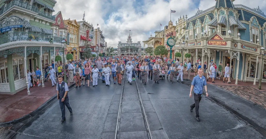 disney world planning mistakes, rope drop at magic kingdom