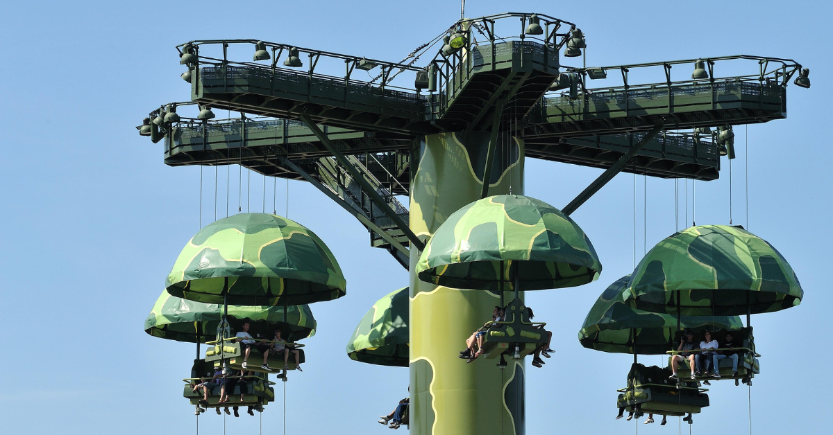 toy soldiers parachute drop