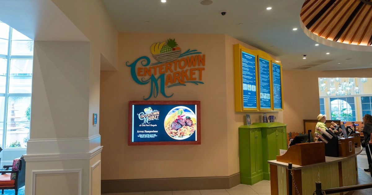 Centertown Market and Centertown Market Grab & Go interior