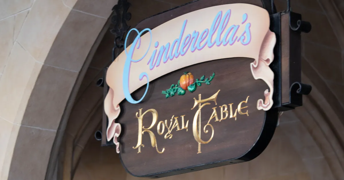 cinderella's royal table review, cinderella's royal table entrance