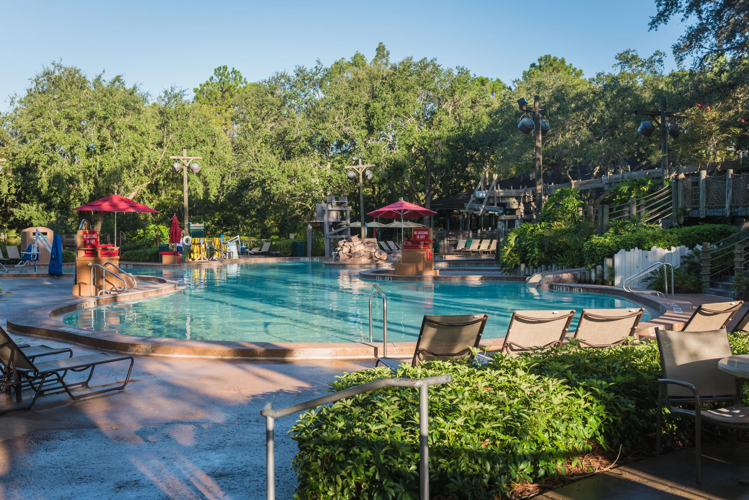 Disney's Port Orleans Resort - Riverside pool during the day