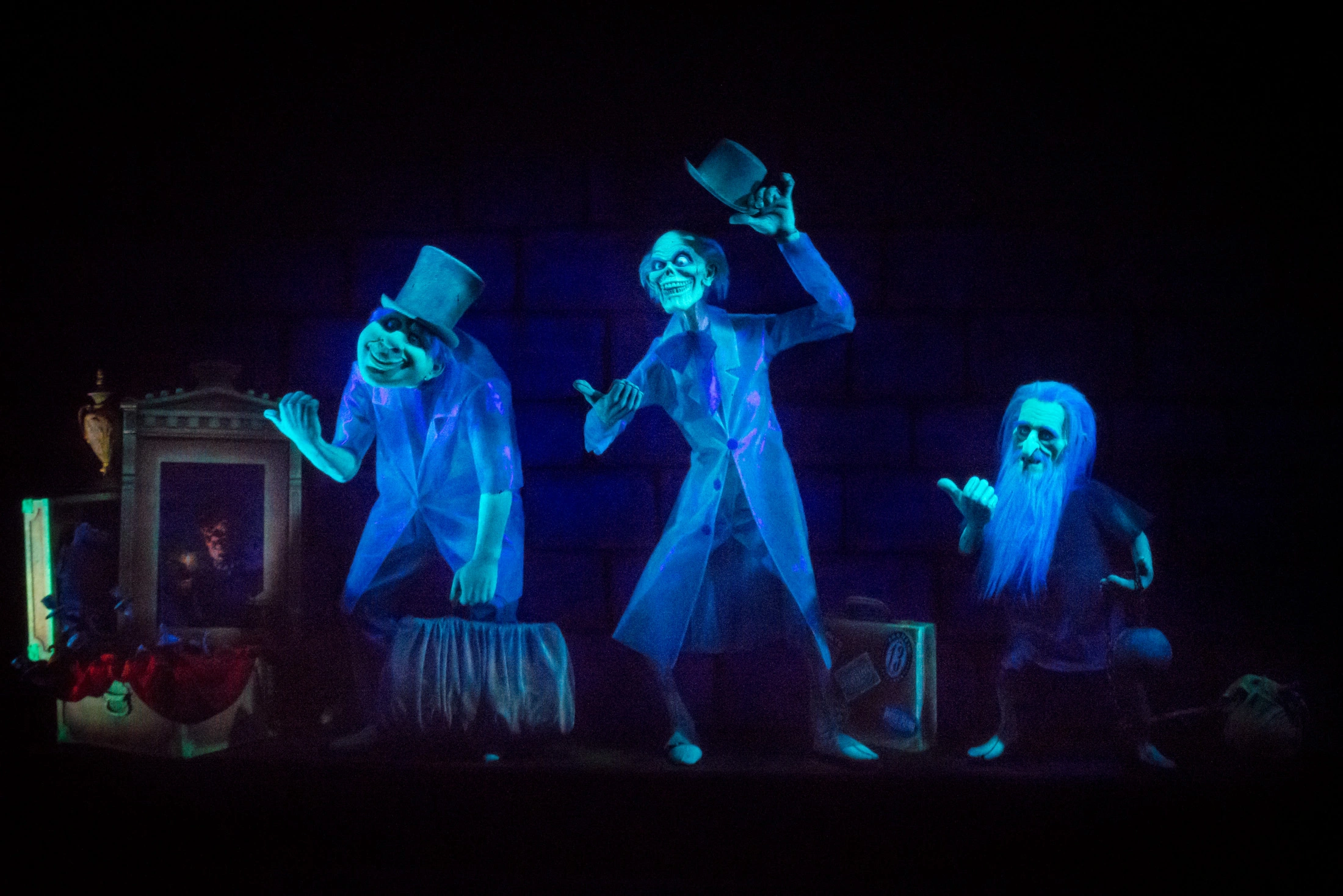 Haunted Mansion, hitchhiking ghosts