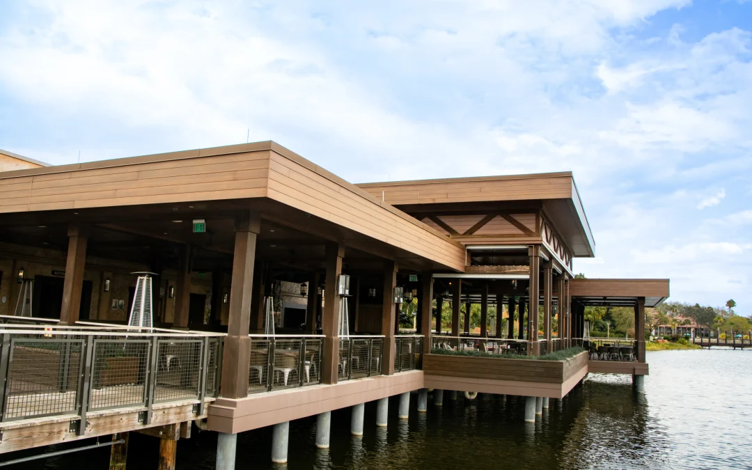 Three Bridges Bar & Grill at Villa del Lago