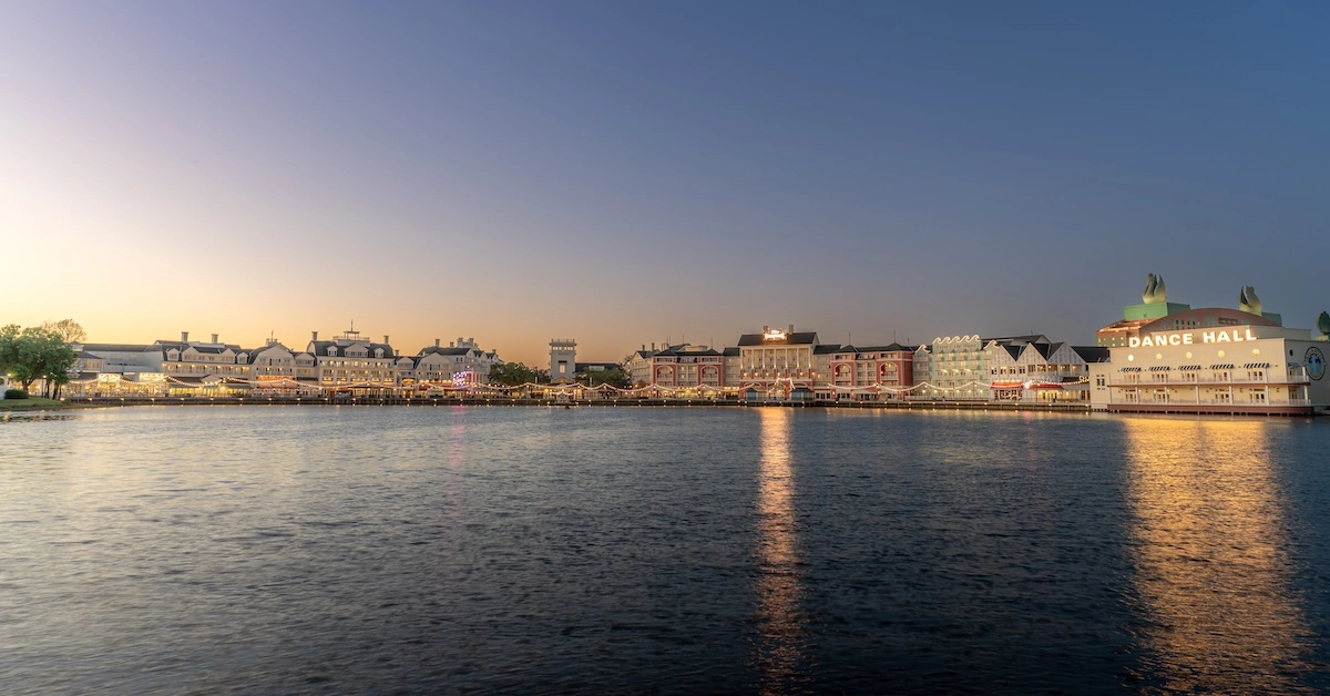 031325_Boardwalk-Inn_Sunrise-Exterior-3_CJ-Ayd