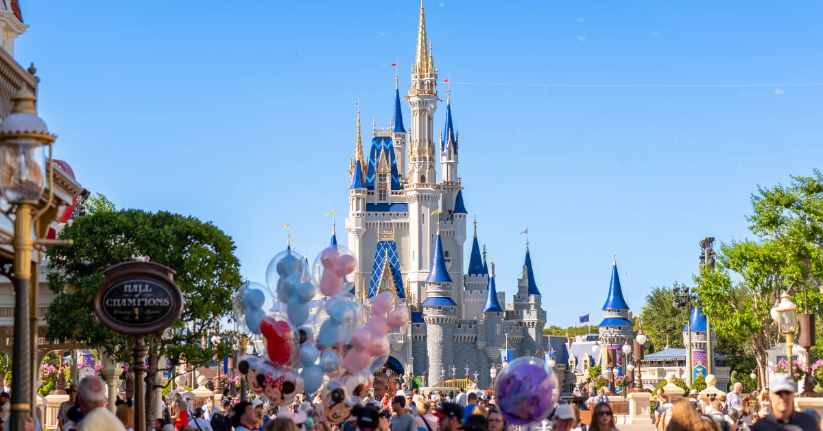 041526_Magic-Kingdom_Main-Street-USA_Cinderella-Castle_Day_17_Danny-Shuster