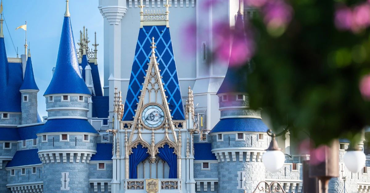 042026_Magic-Kingdom_Main-Street_Cinderella-Castle-3_Laurie-Sapp